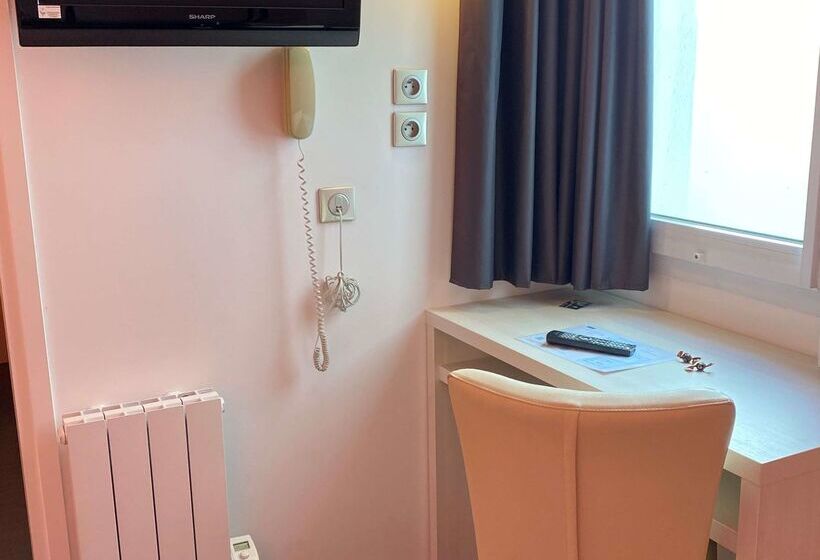 Отель Kyriad Quimper Sud