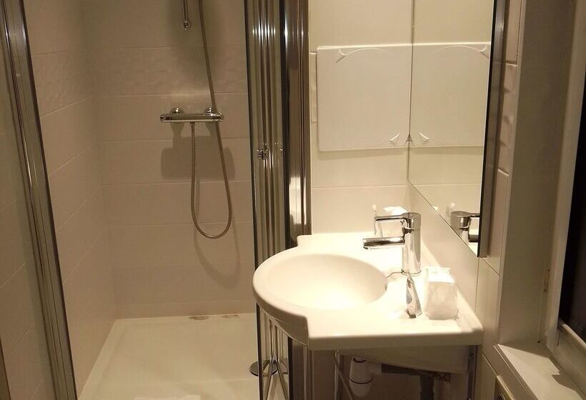 Отель Kyriad Quimper Sud