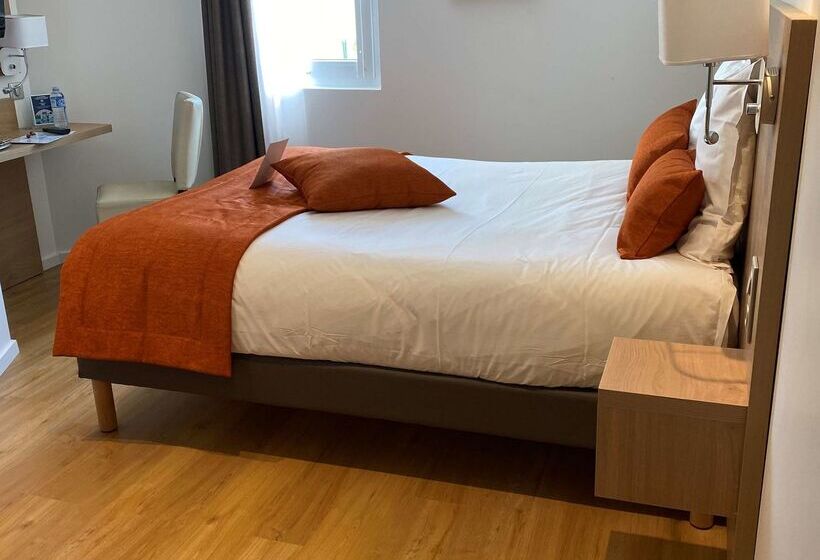 Отель Kyriad Quimper Sud