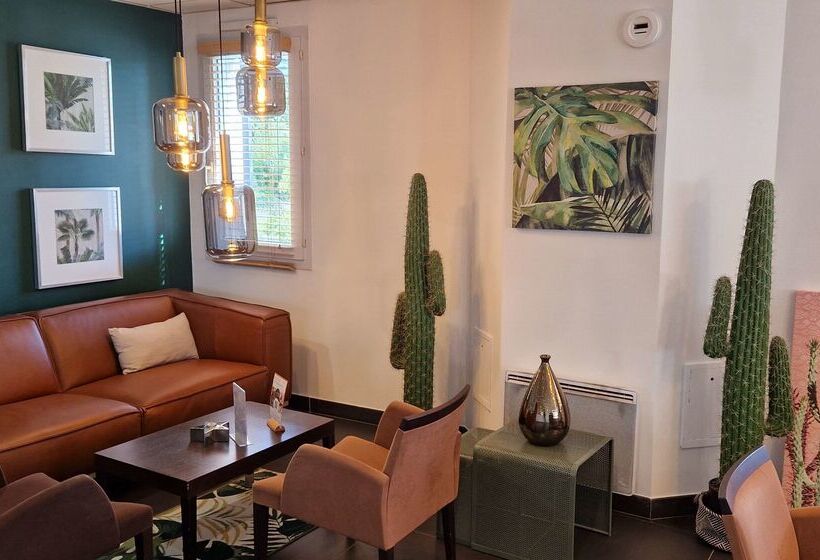 Отель Kyriad Quimper Sud