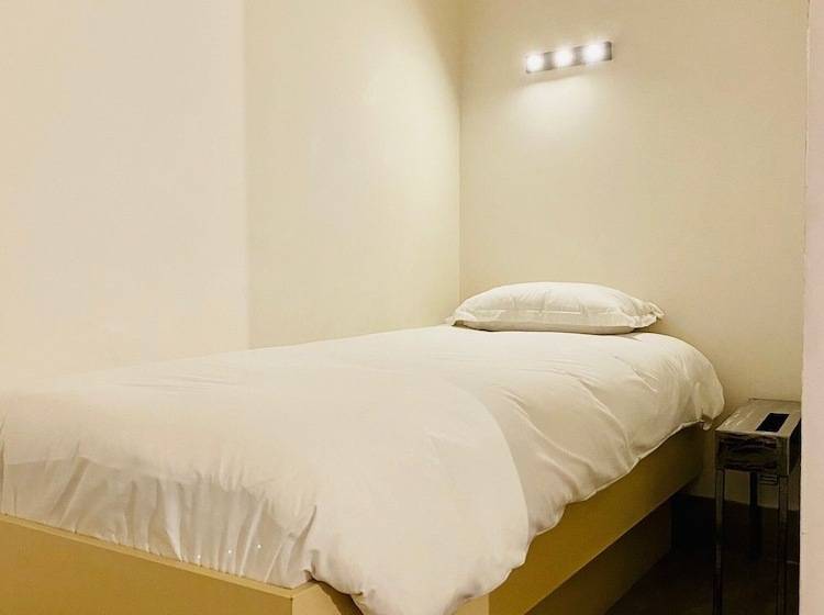 ホテル Le Dormeur Du Val