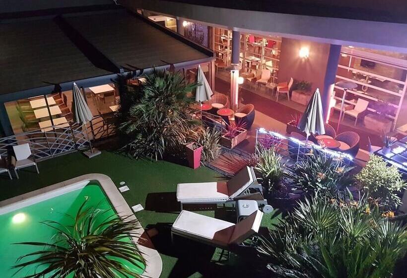 ホテル Logis Hôtel La Fauceille