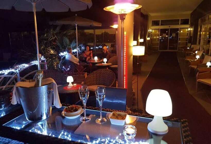 ホテル Logis Hôtel La Fauceille