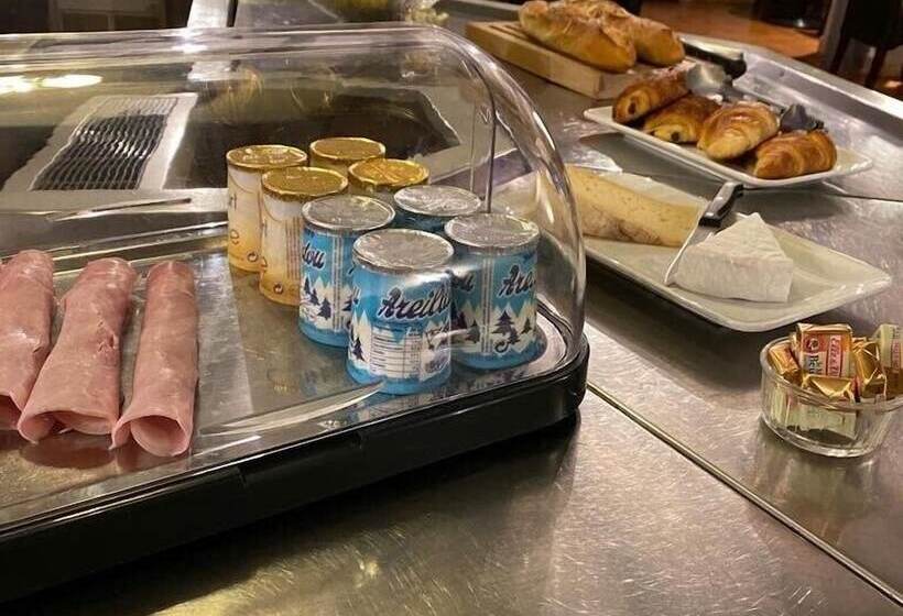 בית מלון כפרי Logis Hôtel Médiéval, Montélimar Nord