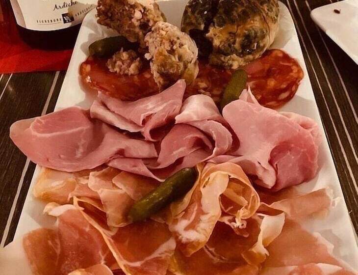 בית מלון כפרי Logis Hôtel Médiéval, Montélimar Nord