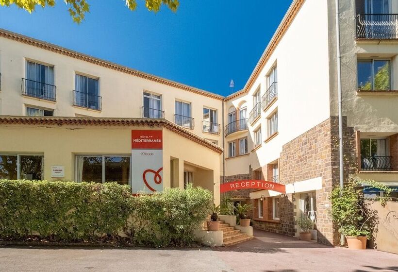 Отель Hôtel Miléade Méditerranée Port Fréjus