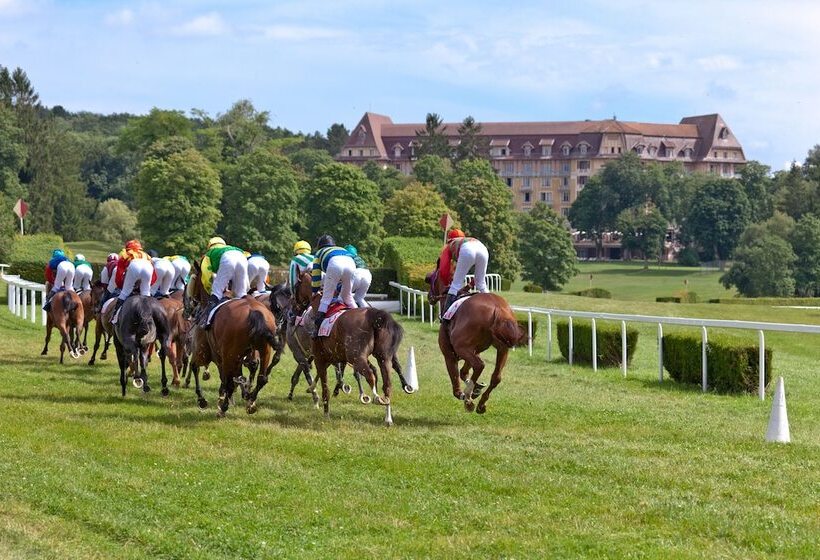 Отель Mercure Vittel