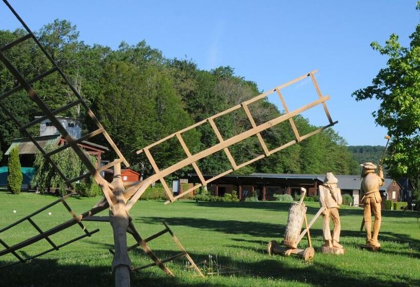 Отель Mercure Vittel