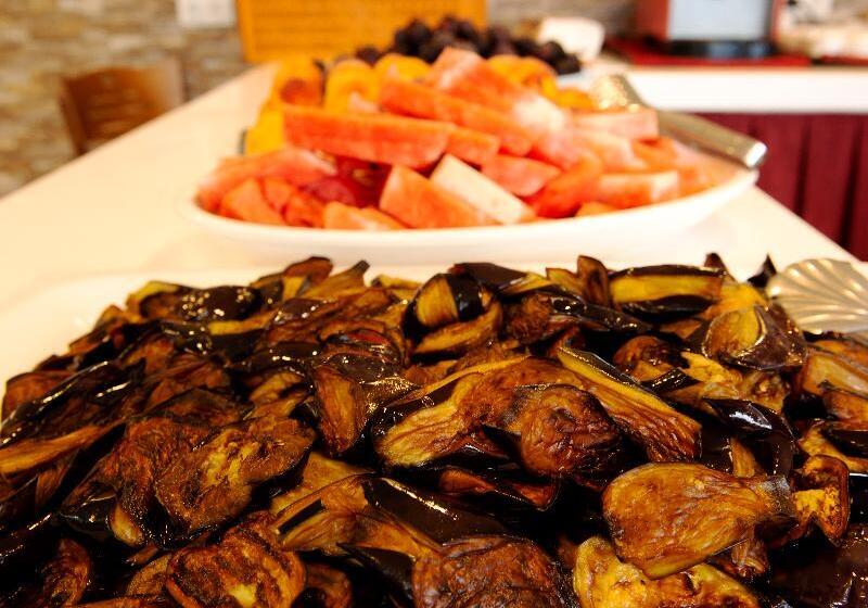 Отель Emily Rose