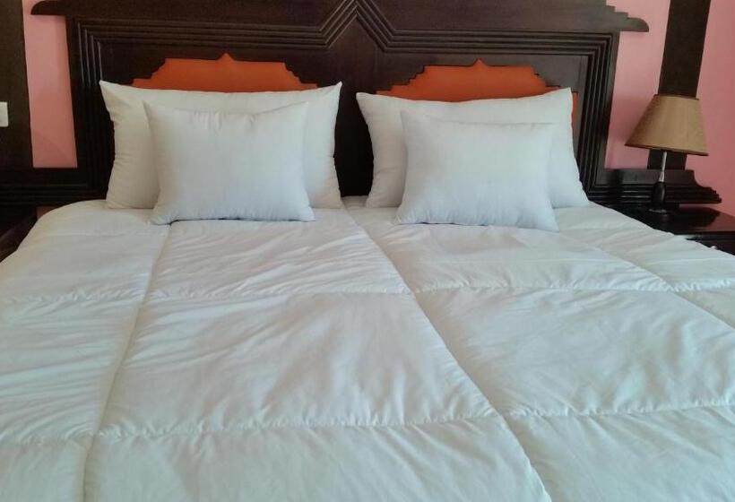 Отель New Farah