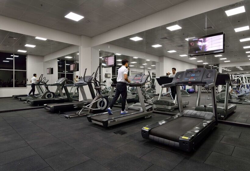 Oaks Liwa Heights Hotel Suites