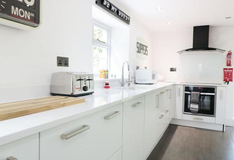 Pentre Court, Abergavenny