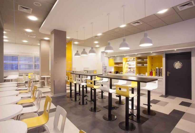 בית מלון כפרי Premiere Classe Warszawa Centrum