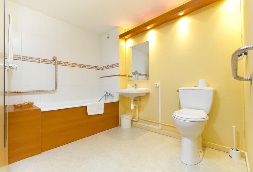 فندق Prest Hôtel Epinal Chavelot