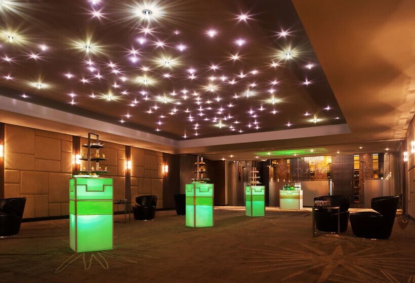 فندق Radisson Suites Bangkok Sukhumvit