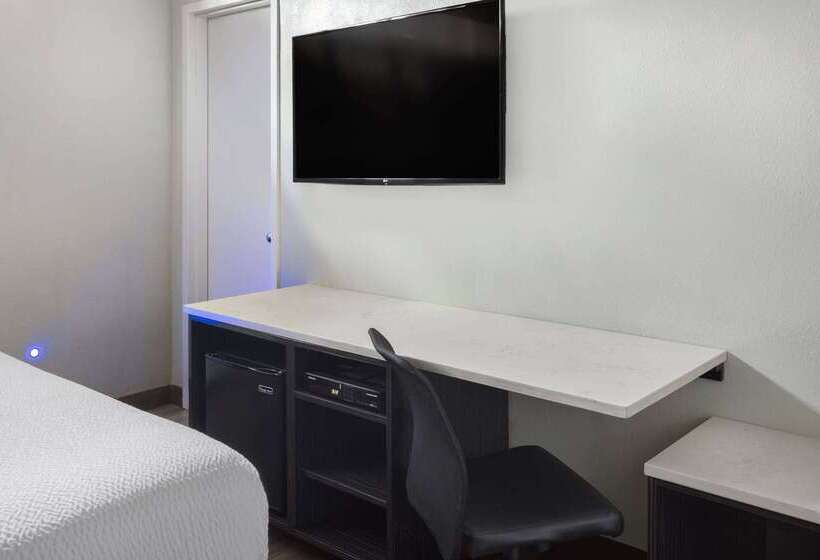 ホテル Ramada By Wyndham Bronx