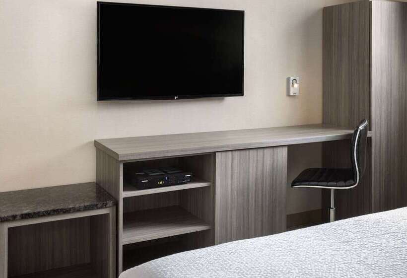 ホテル Ramada By Wyndham Bronx