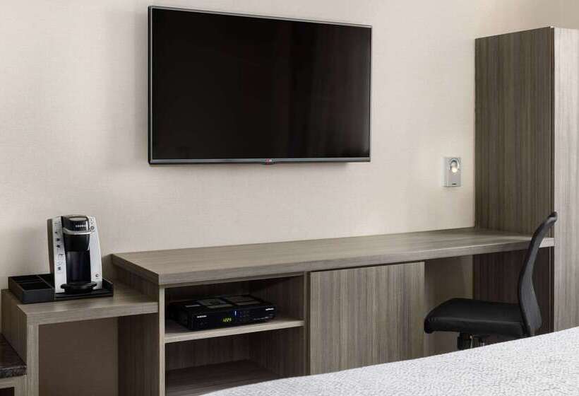 ホテル Ramada By Wyndham Bronx