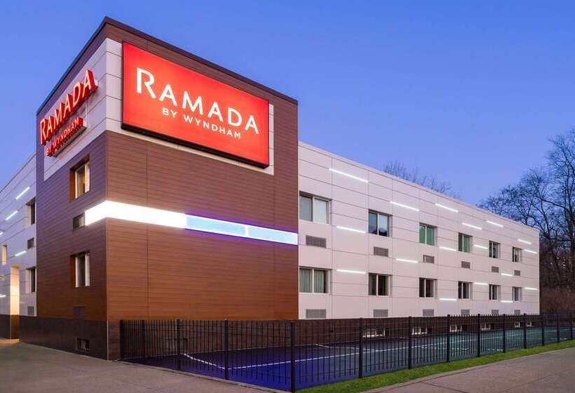 ホテル Ramada By Wyndham Bronx