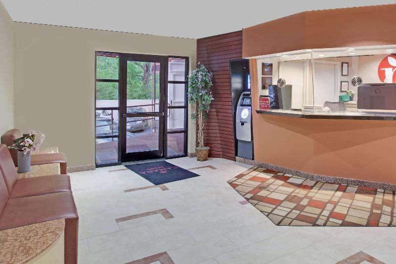 ホテル Ramada By Wyndham Bronx