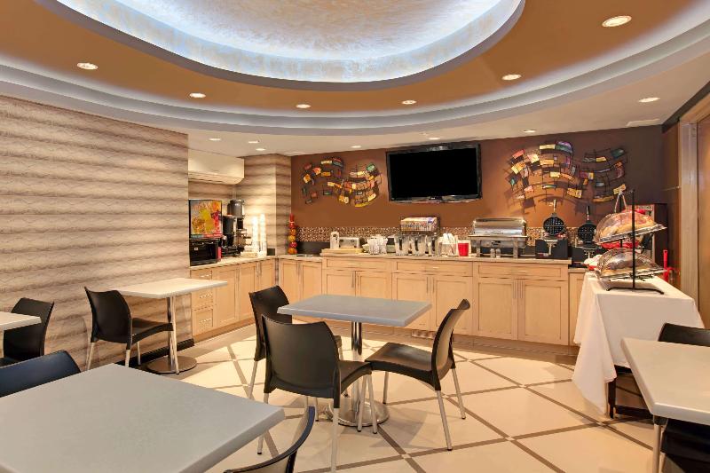 ホテル Ramada By Wyndham Bronx