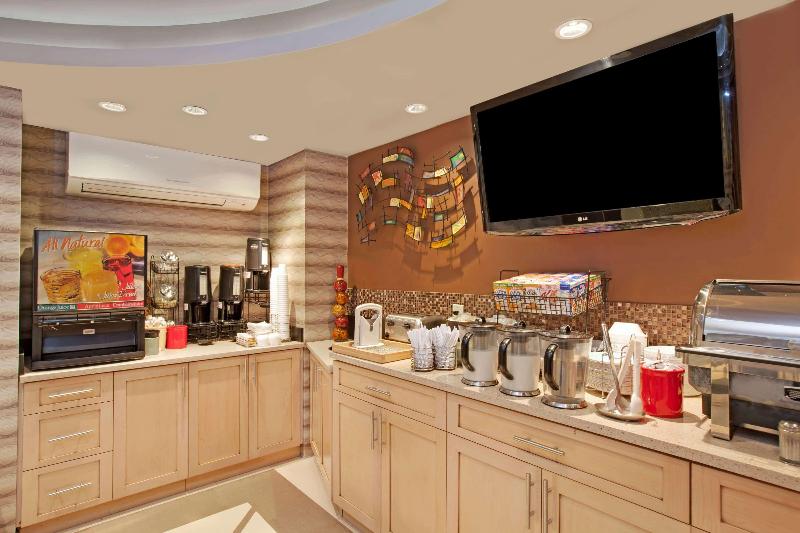 ホテル Ramada By Wyndham Bronx