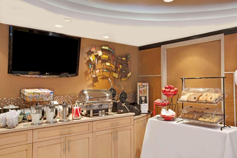 ホテル Ramada By Wyndham Bronx