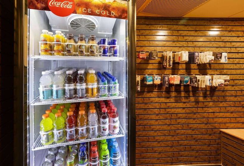 ホテル Ramada By Wyndham Bronx