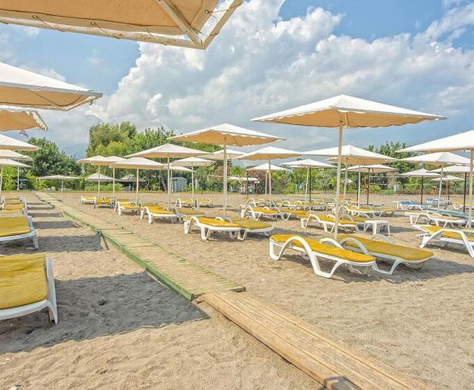 בית מלון כפרי Sinatra   All Inclusive