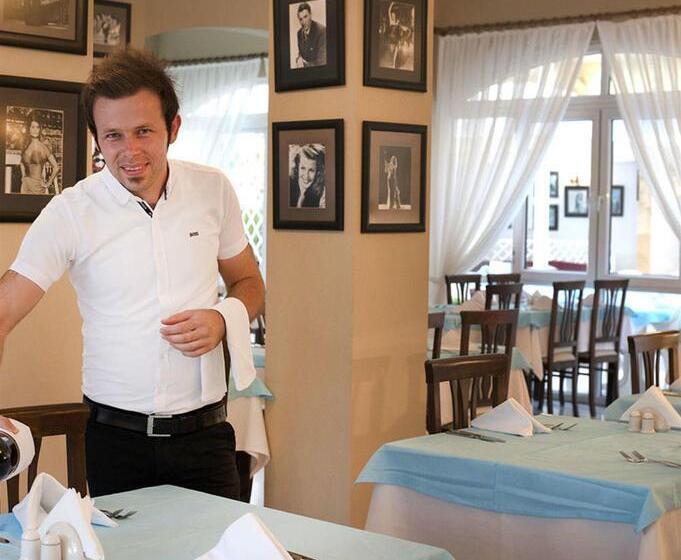 בית מלון כפרי Sinatra   All Inclusive