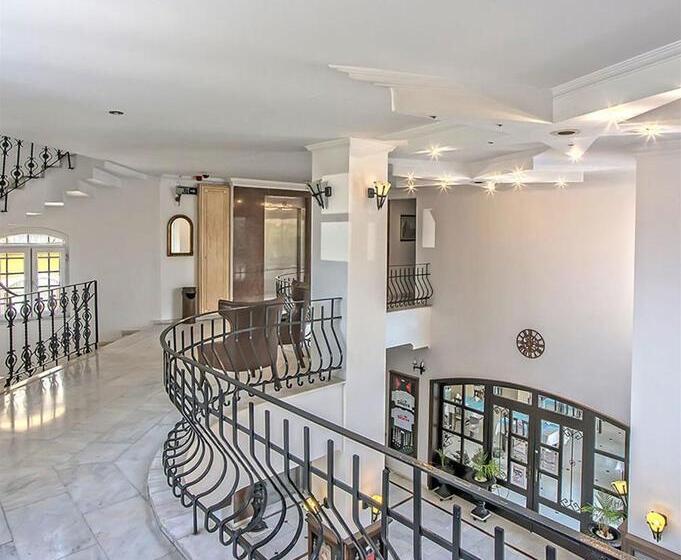 בית מלון כפרי Sinatra   All Inclusive