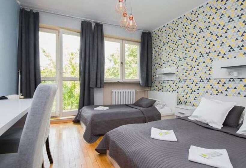 هتل Tatamka Hostel