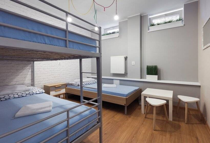 هتل Tatamka Hostel