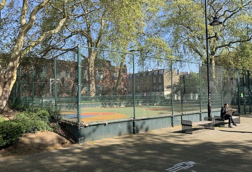 ホテル The Rokxy Townhouse   Kings Cross