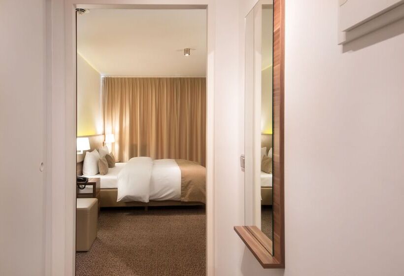 هتل Downtown Vi Vadi