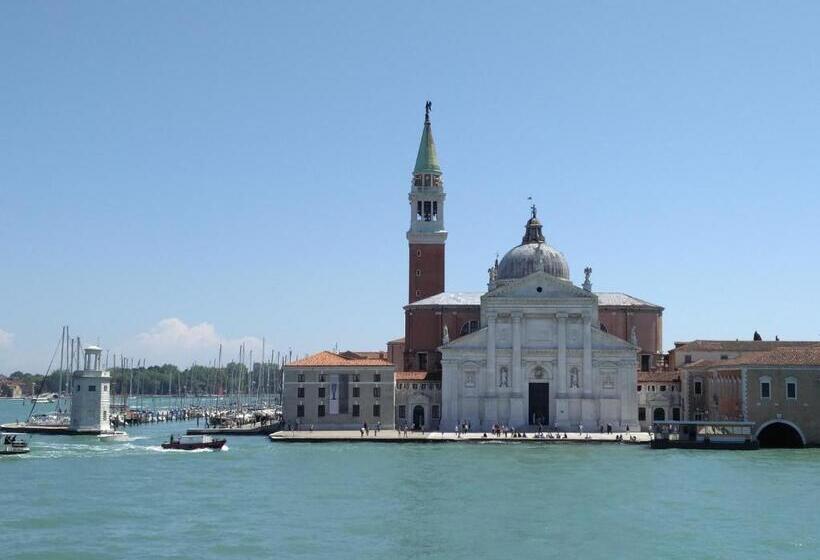 هتل Villa Delle Palme