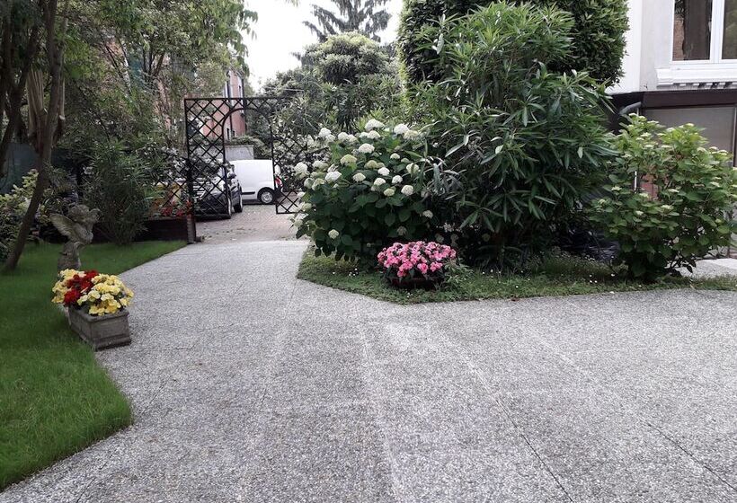 هتل Villa Delle Palme