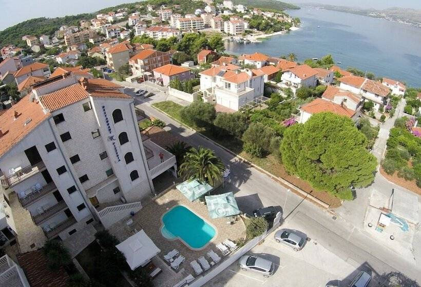 בית מלון כפרי Villa Katarina