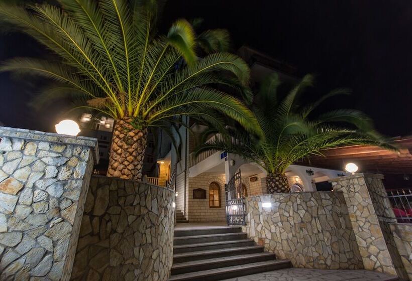 בית מלון כפרי Villa Katarina