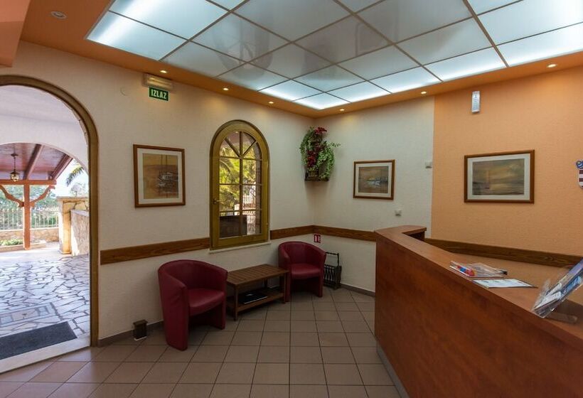 בית מלון כפרי Villa Katarina