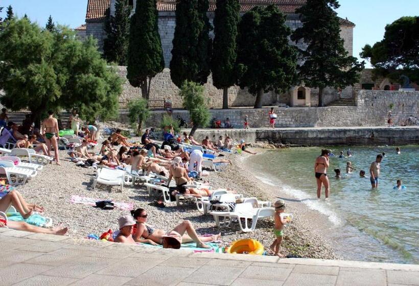 هتل Double Room Hvar 15706d