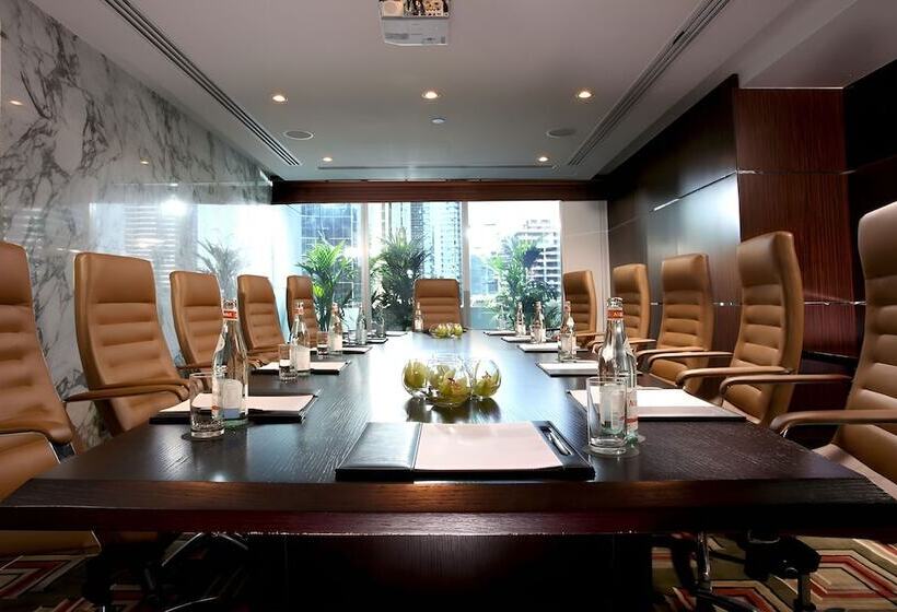 Отель Voco Bonnington Dubai, An Ihg