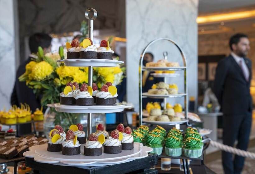 Отель Voco Bonnington Dubai, An Ihg