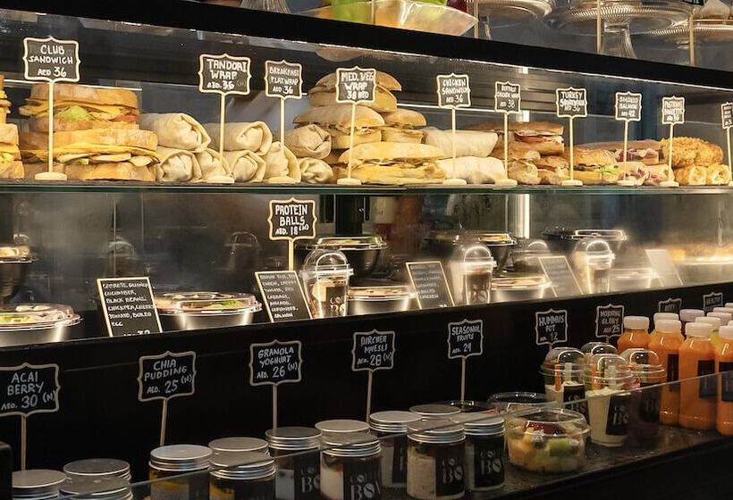 Отель Voco Bonnington Dubai, An Ihg