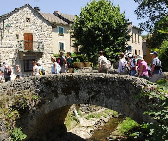 酒店 Vvf Haute Loire Saintjulienchapteuil