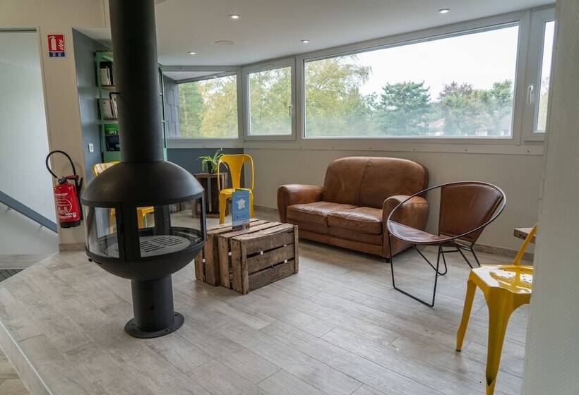 ホテル Vvf Normandie Forgesleseaux