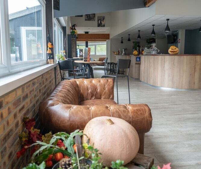 ホテル Vvf Normandie Forgesleseaux