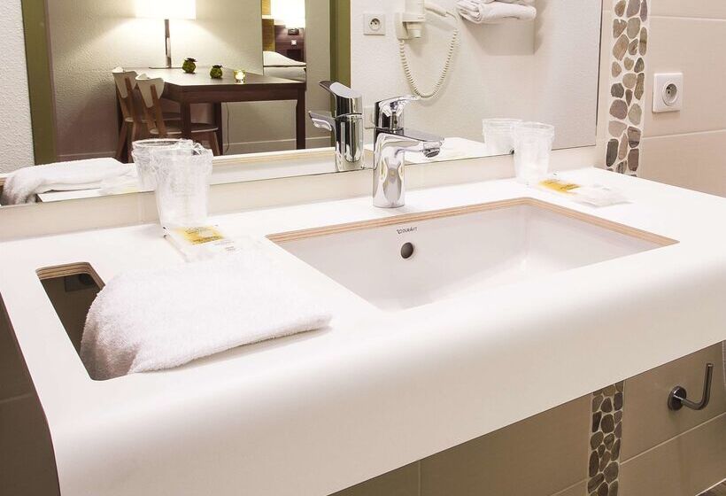 Kyriad Chambéry Centre   Hôtel Et Résidence