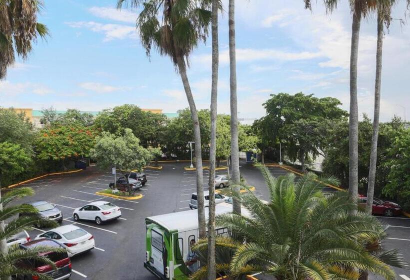 Motel 6 Cutler Bay, Fl