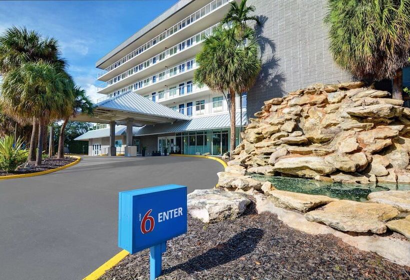 Motel 6 Cutler Bay, Fl
